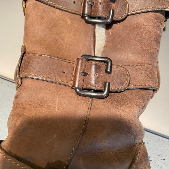Born leather boots with triple buckle - Picture 11 of 14